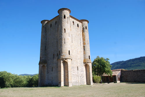Donjon d&#39;Arques (Château d&#39;Arques) - Restored Medieval Keep Castle in France